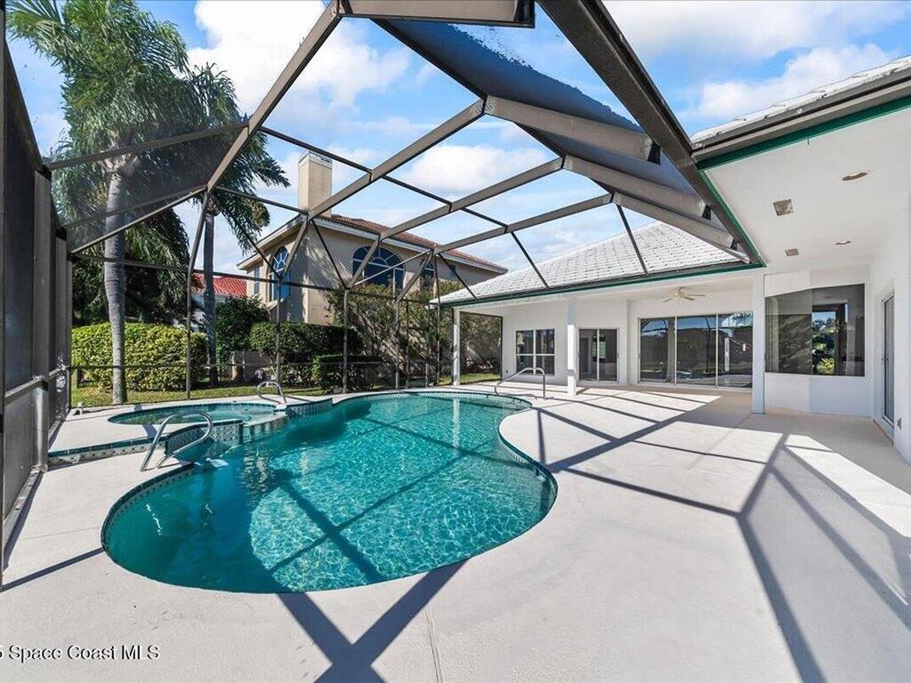 450 Newport Drive, Indialantic, FL 32903