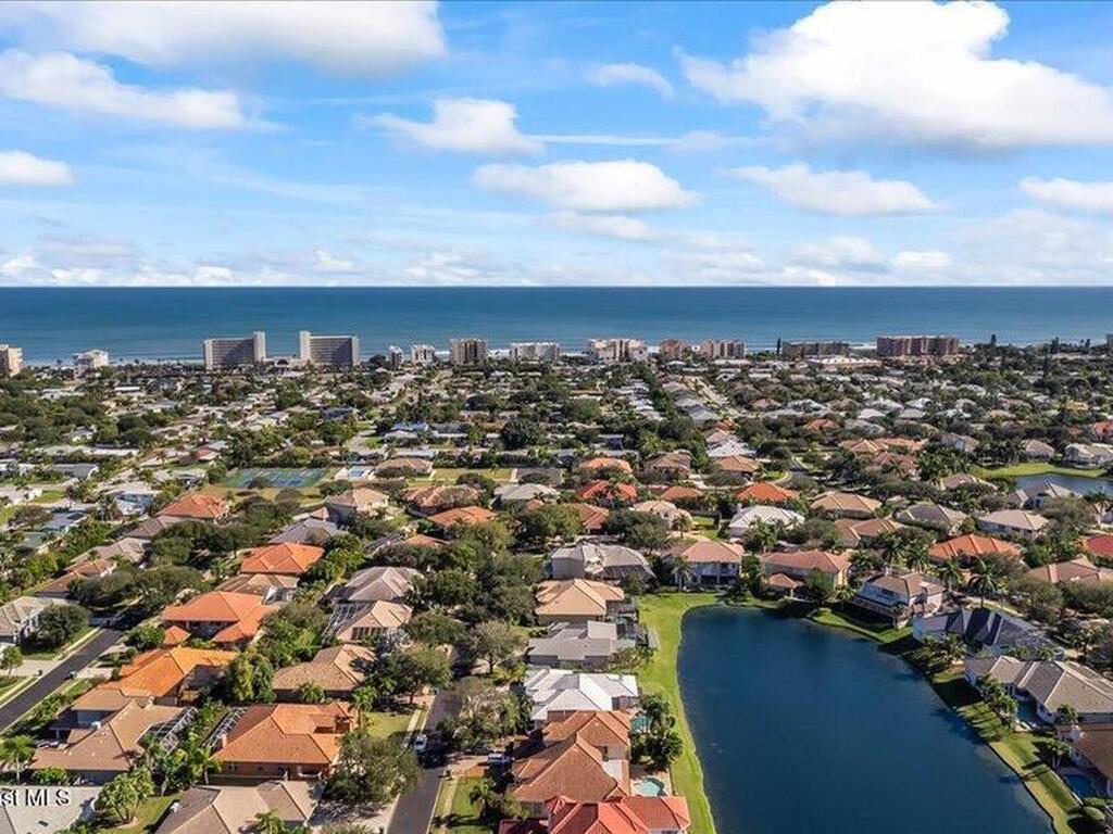 450 Newport Drive, Indialantic, FL 32903