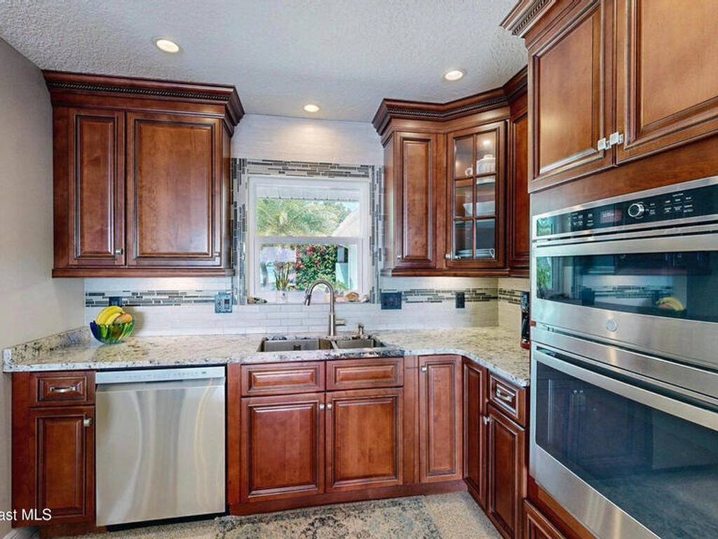 10758 S Tropical Trail, Merritt Island, FL 32952