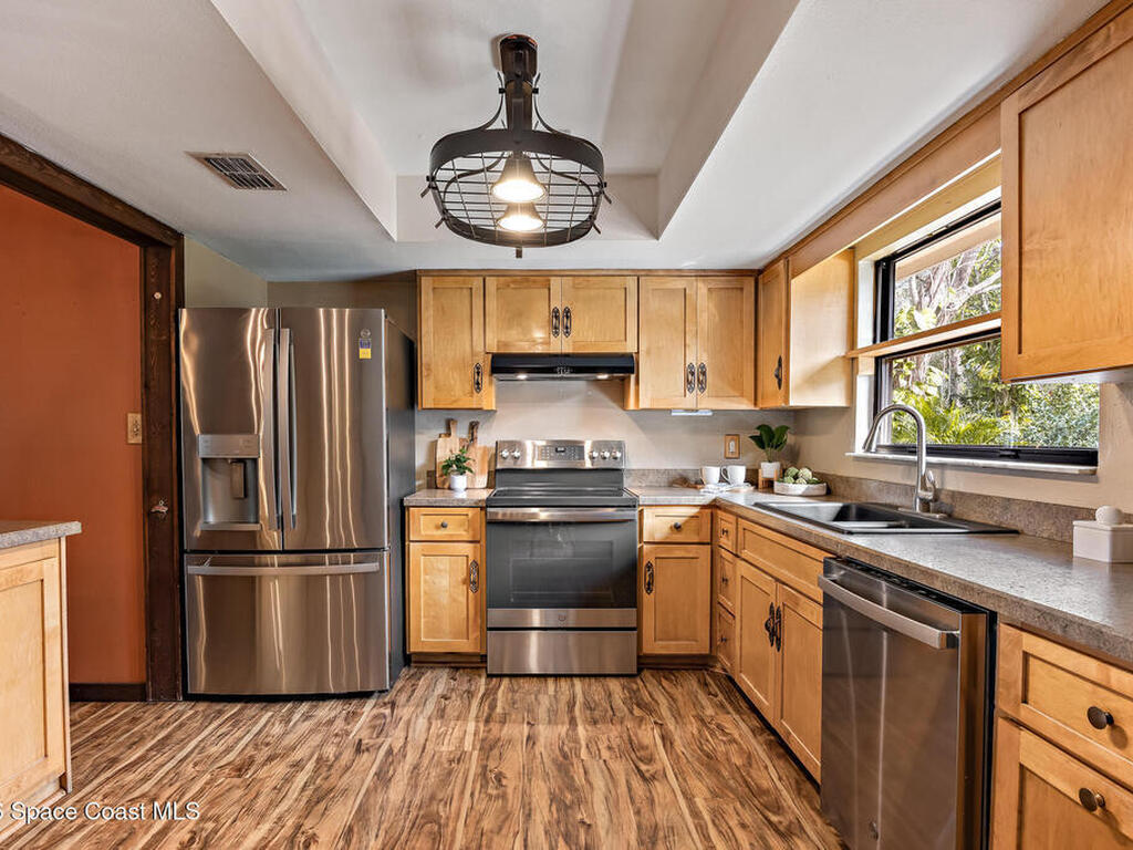 2555 State Street, Melbourne, FL 32904