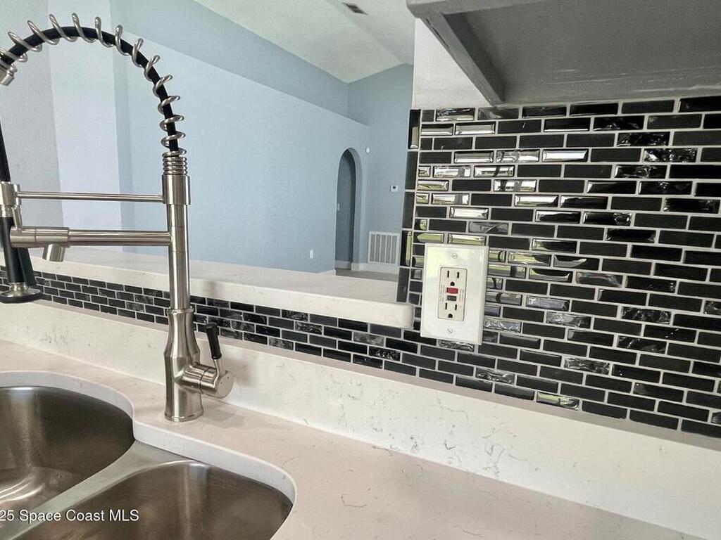 2226 Redwood Circle, Palm Bay, FL 32905