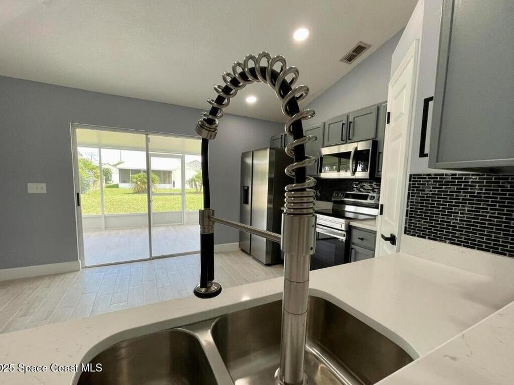 2226 Redwood Circle, Palm Bay, FL 32905