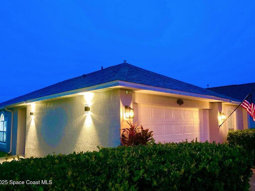 2226 Redwood Circle, Palm Bay, FL 32905