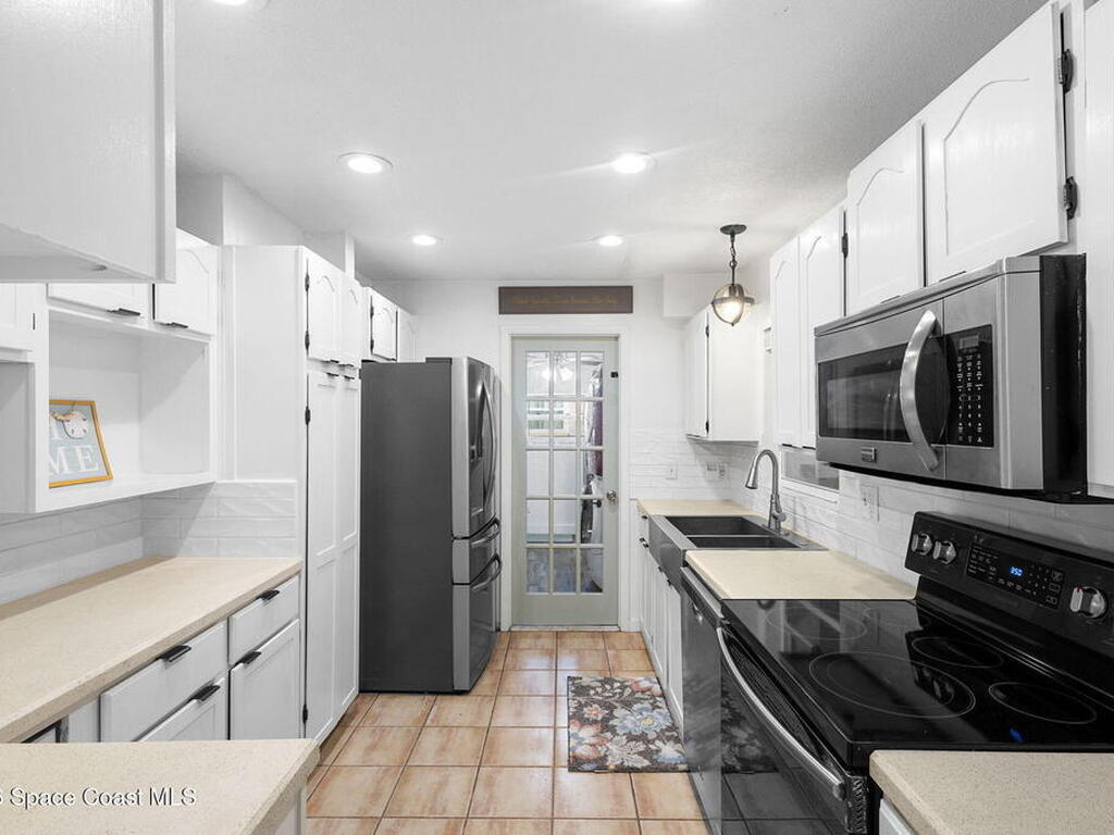 727 Clarke Avenue, Melbourne, FL 32935