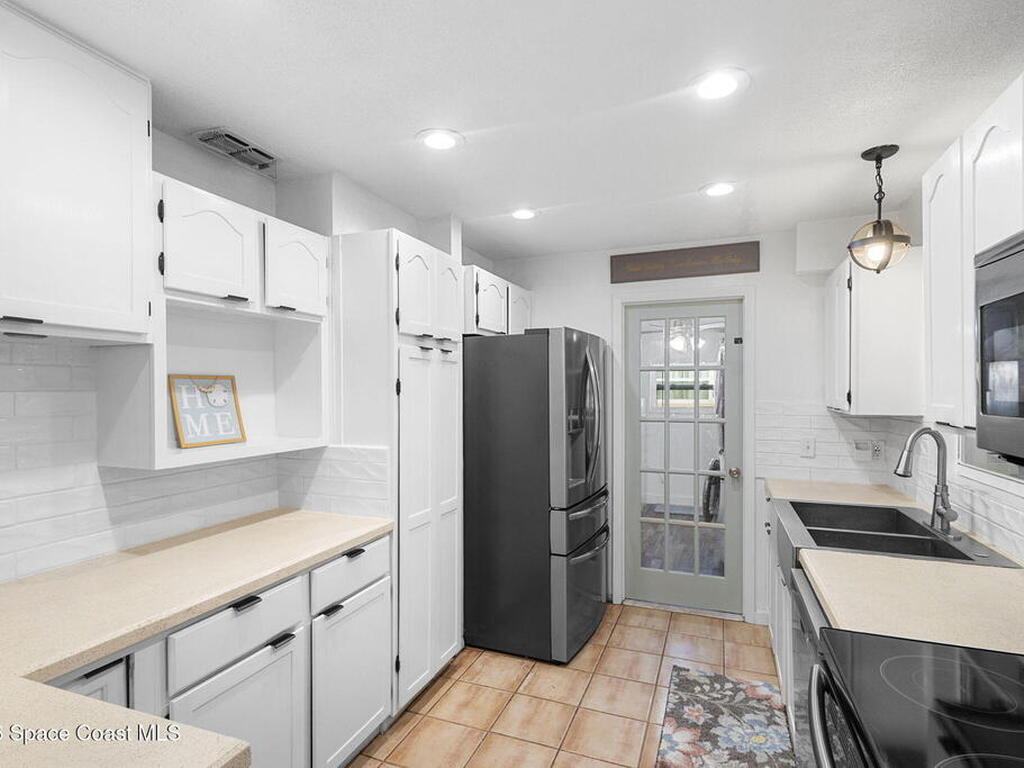 727 Clarke Avenue, Melbourne, FL 32935