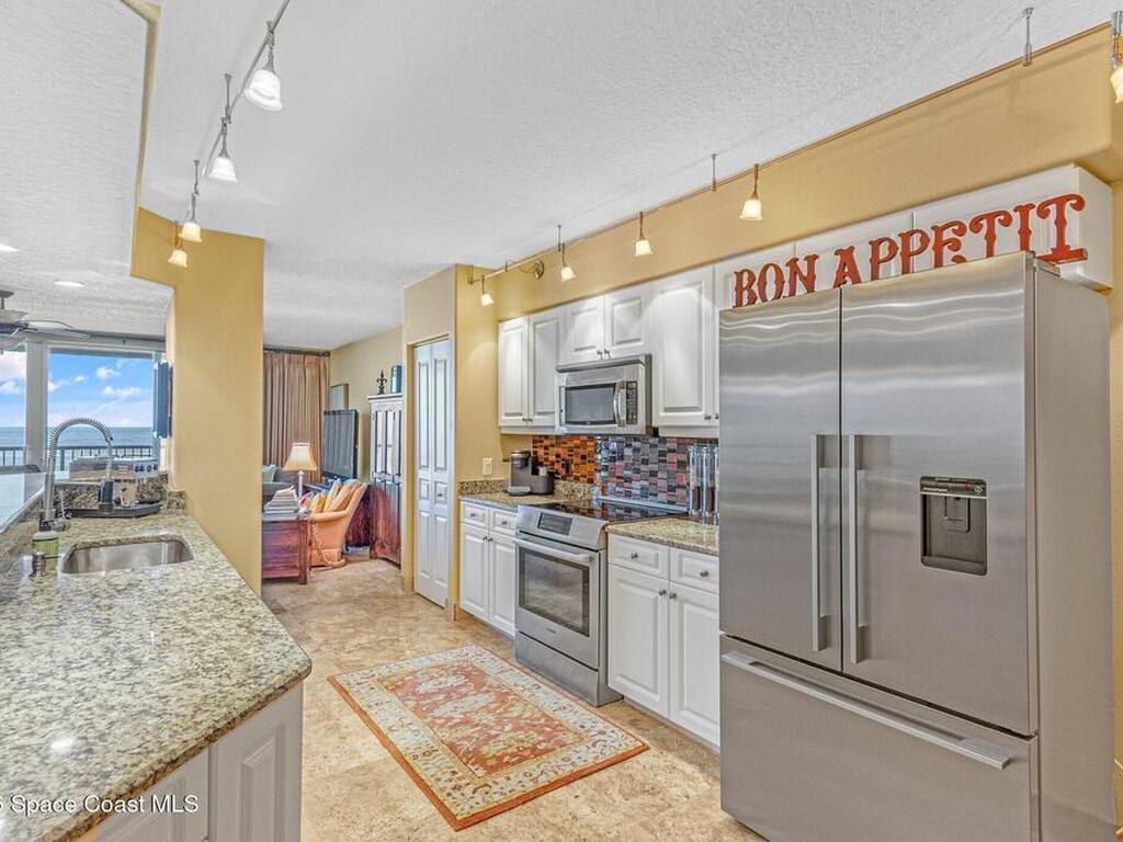 2095 Jimmy Buffett Mem Highway, Indian Harbour Beach, FL 32937