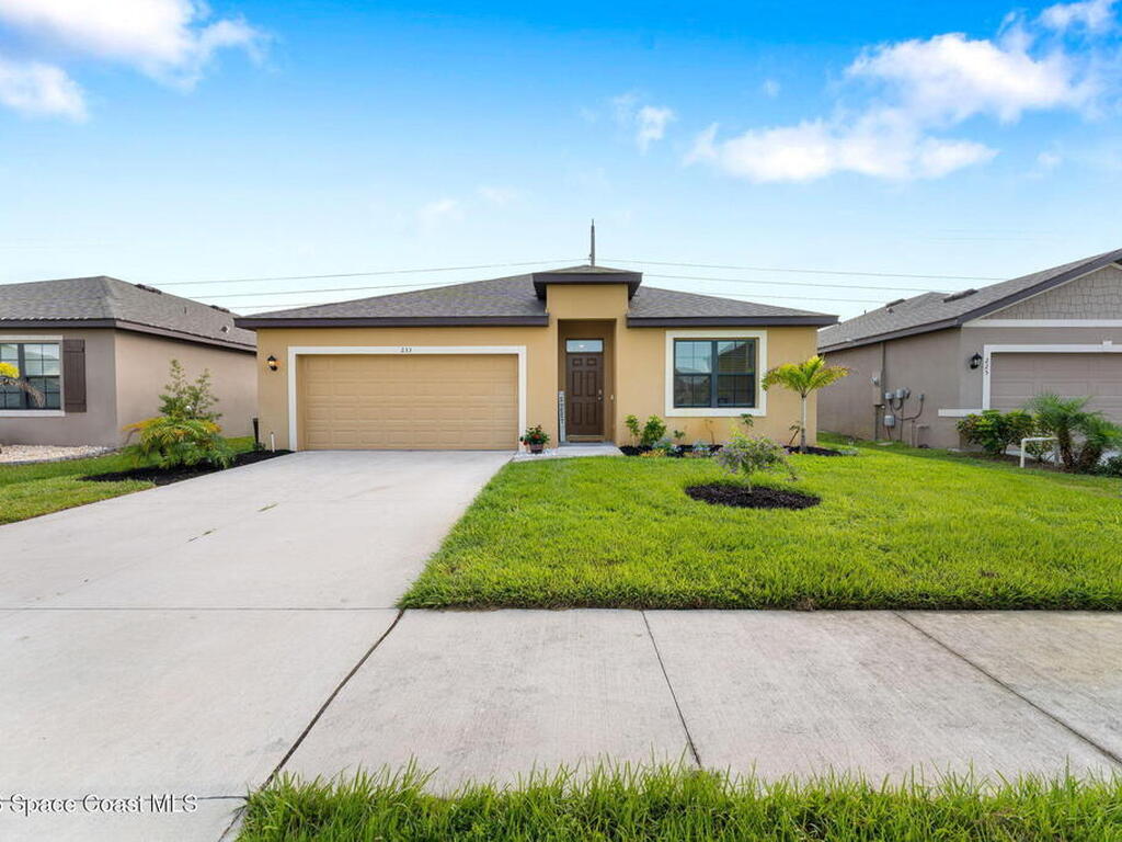 233 Bubbling Lane, Palm Bay, FL 32907
