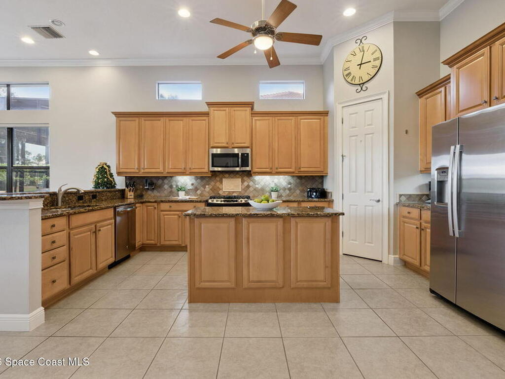 9335 San Jose Boulevard, Howey-in-the-Hills, FL 34737