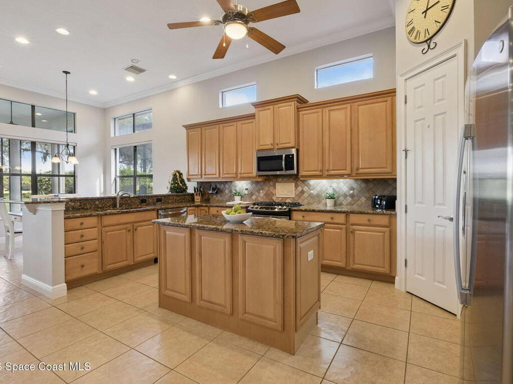 9335 San Jose Boulevard, Howey-in-the-Hills, FL 34737