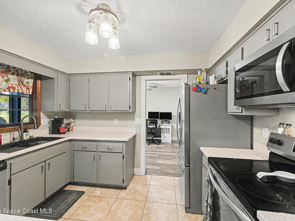 3375 Grantline Road, Mims, FL 32754