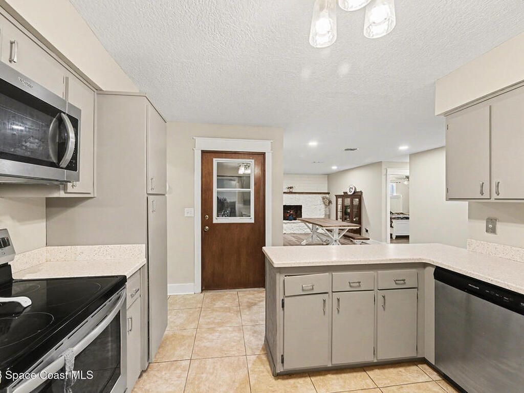 3375 Grantline Road, Mims, FL 32754