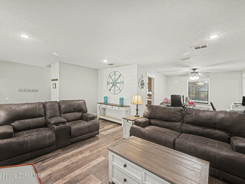 3375 Grantline Road, Mims, FL 32754