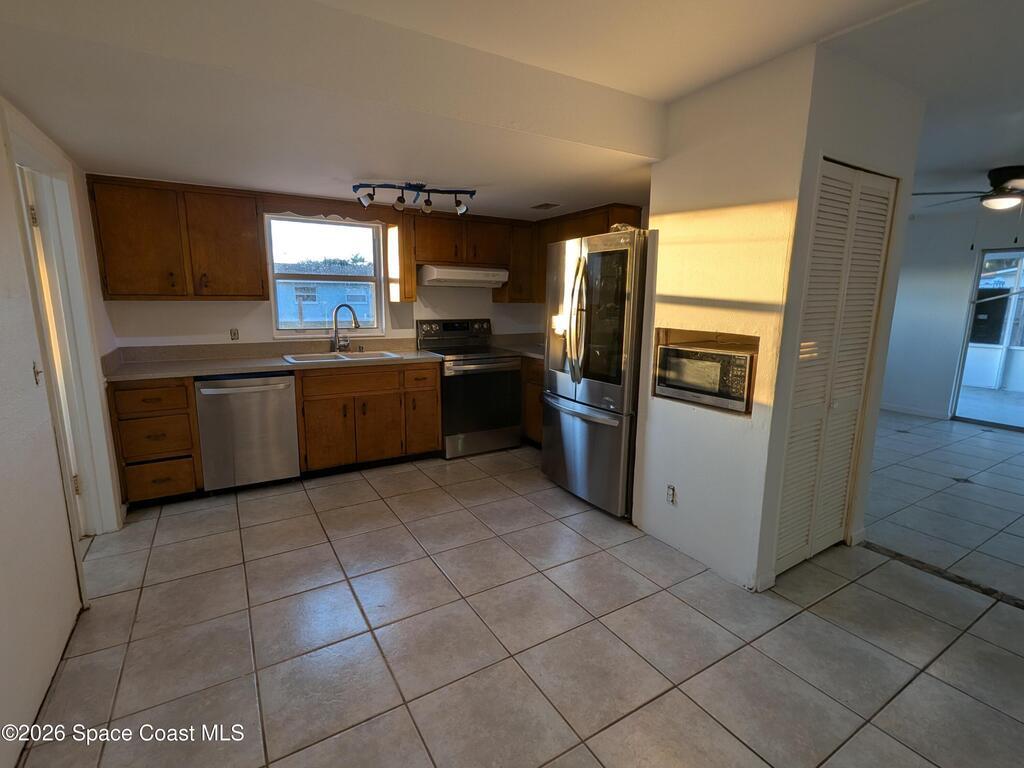 2368 Lakeview Drive, Melbourne, FL 32935