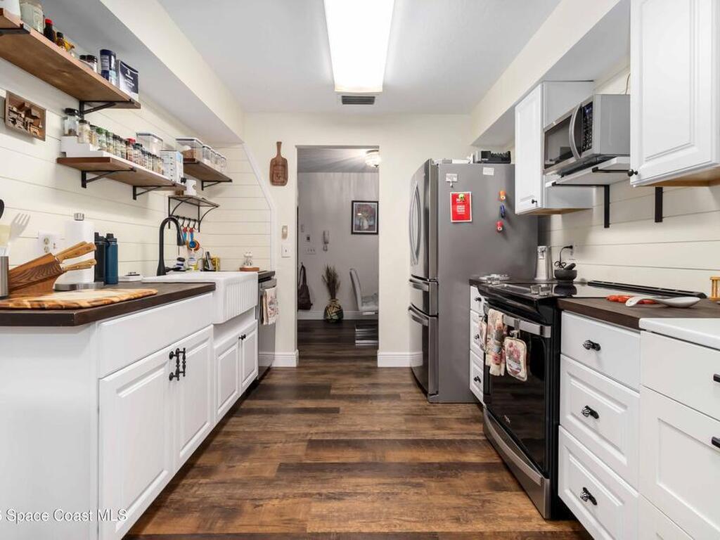 610 Saint Albans Court, West Melbourne, FL 32904