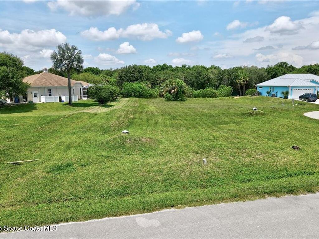 7465 32nd Court, Vero Beach, FL 32967