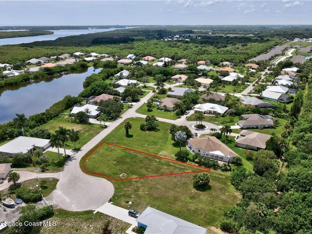 7465 32nd Court, Vero Beach, FL 32967