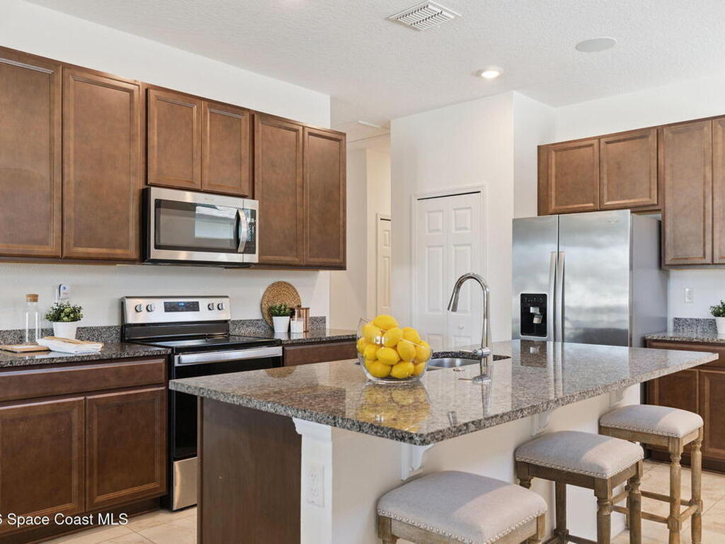 2824 Neverland Drive, New Smyrna Beach, FL 32168