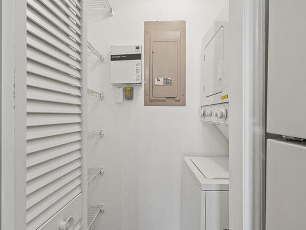 9002 Wedgewood Place, West Melbourne, FL 32904