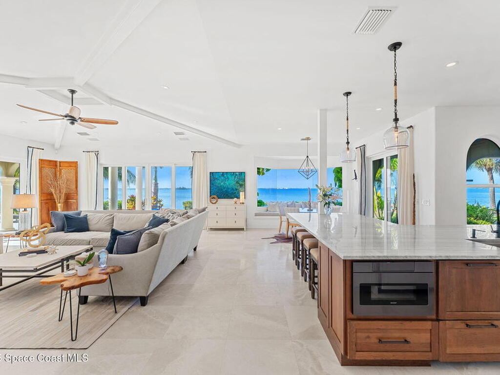 467 Spoonbill Lane, Melbourne Beach, FL 32951