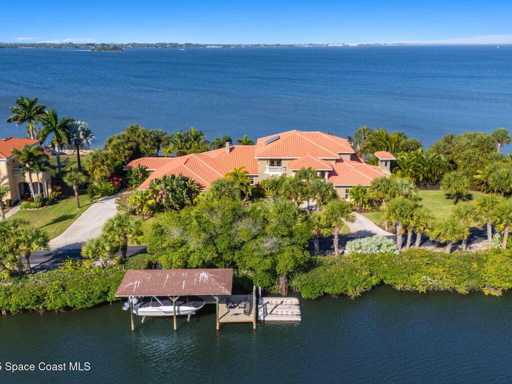 467 Spoonbill Lane, Melbourne Beach, FL 32951