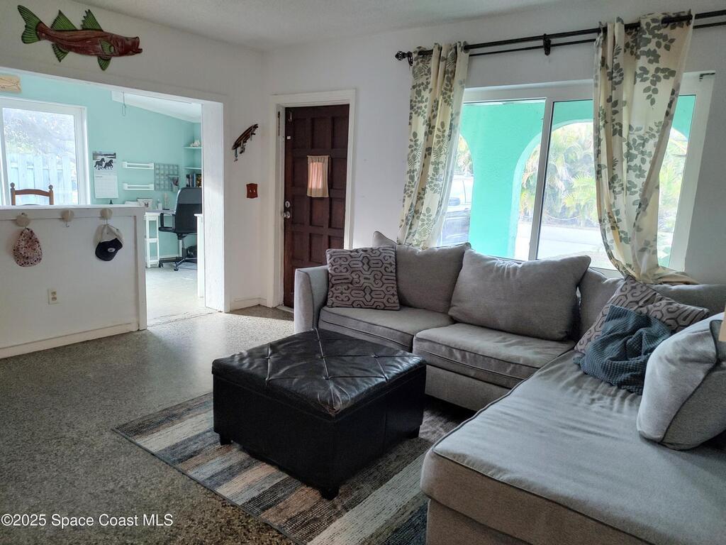 211 Avenida De Paz, Indialantic, FL 32903