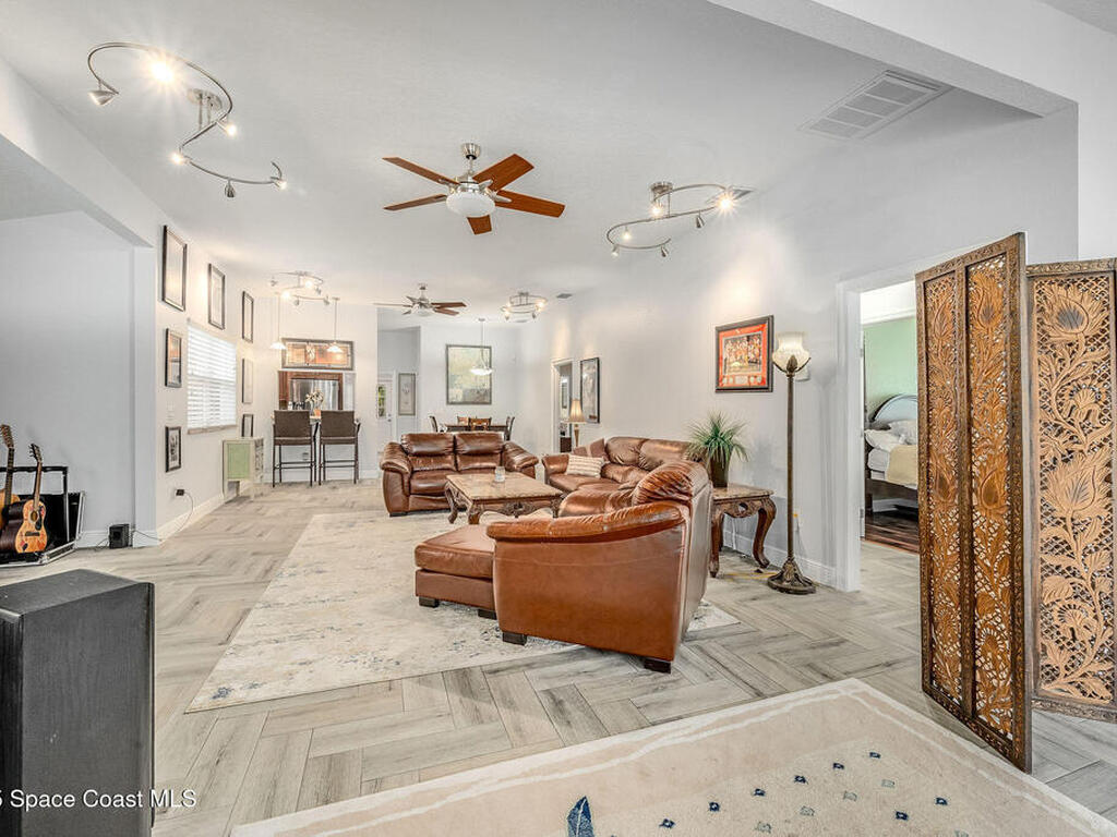 2100 Vernon Place, Melbourne, FL 32901