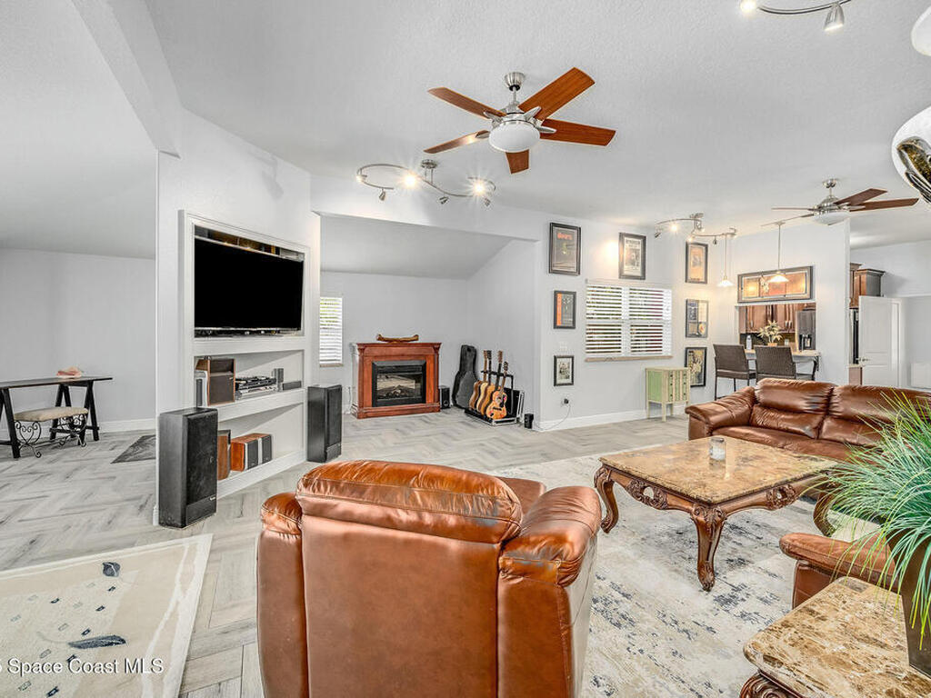 2100 Vernon Place, Melbourne, FL 32901