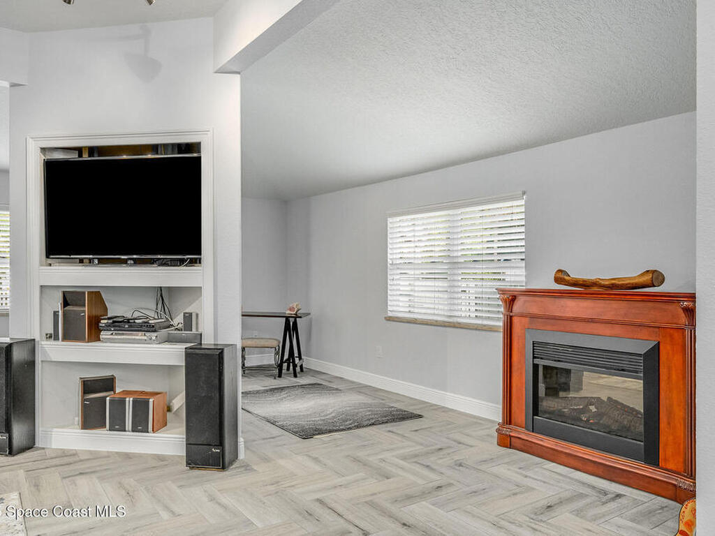 2100 Vernon Place, Melbourne, FL 32901