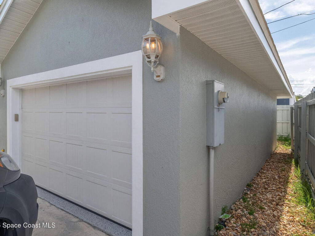 2100 Vernon Place, Melbourne, FL 32901