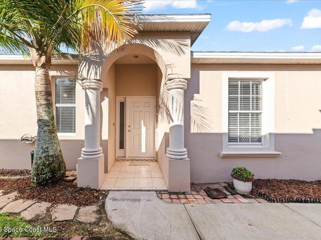 552 Wedge Court, Palm Bay, FL 32909