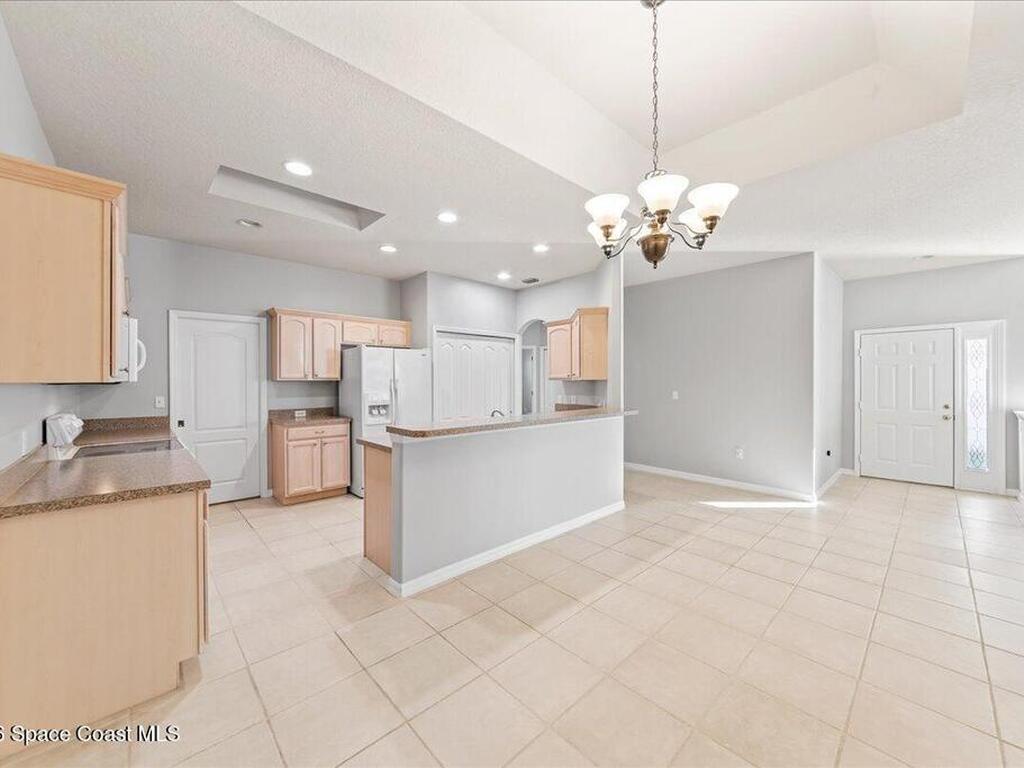 552 Wedge Court, Palm Bay, FL 32909