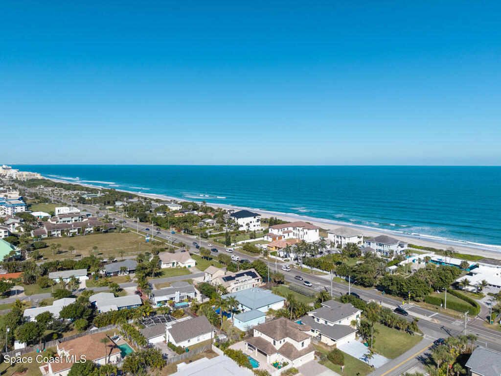 2230 Sunset Avenue, Indialantic, FL 32903