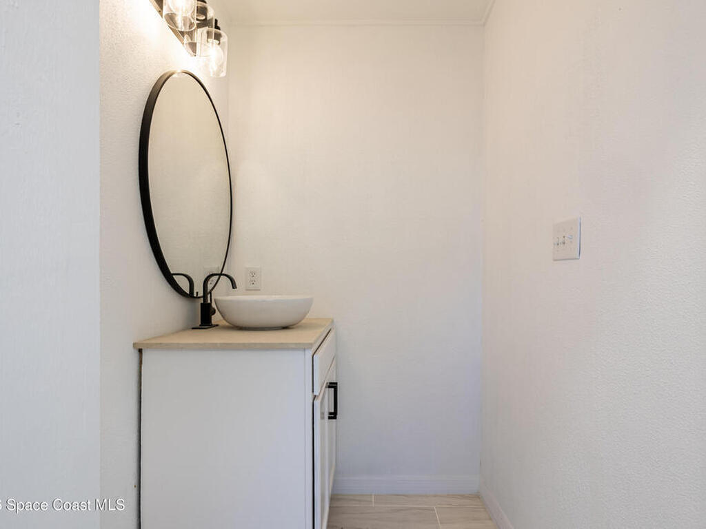 2230 Sunset Avenue, Indialantic, FL 32903