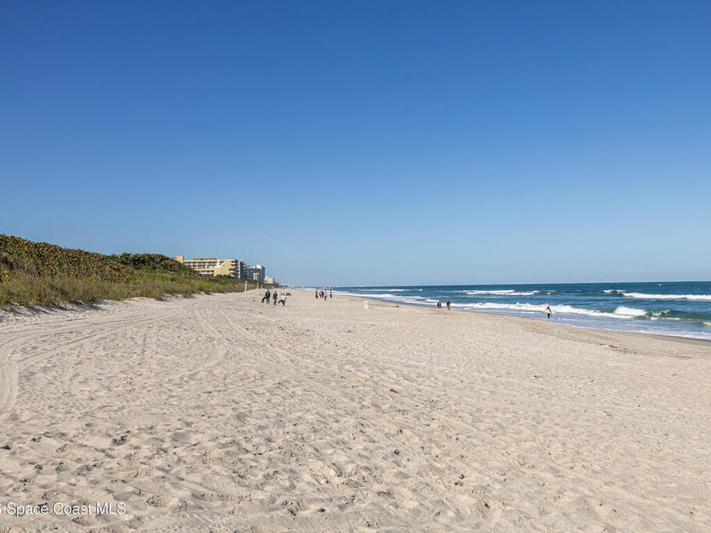 2230 Sunset Avenue, Indialantic, FL 32903