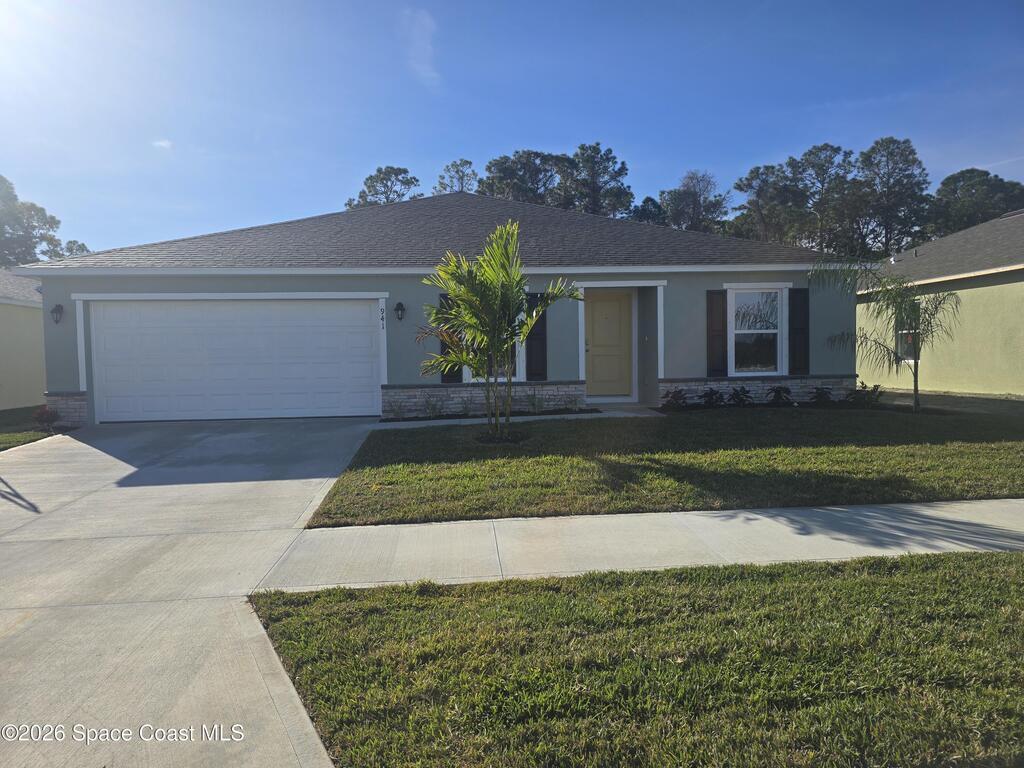 941 SW Richmond Circle, Palm Bay, FL 32908