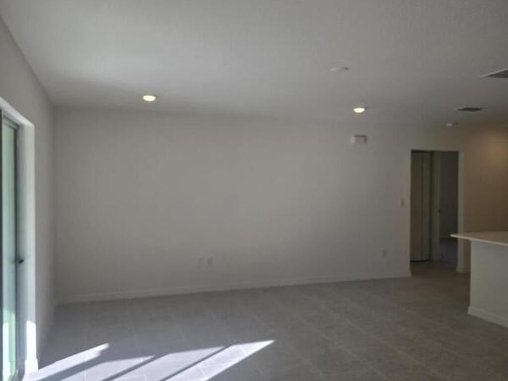 941 SW Richmond Circle, Palm Bay, FL 32908