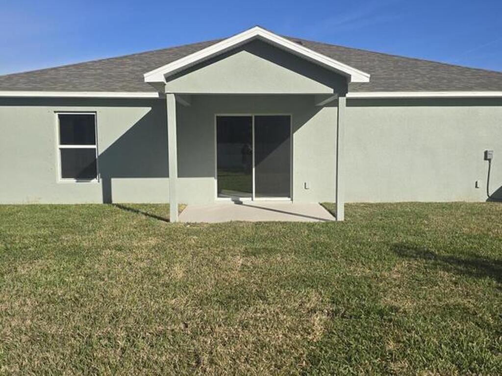 941 SW Richmond Circle, Palm Bay, FL 32908