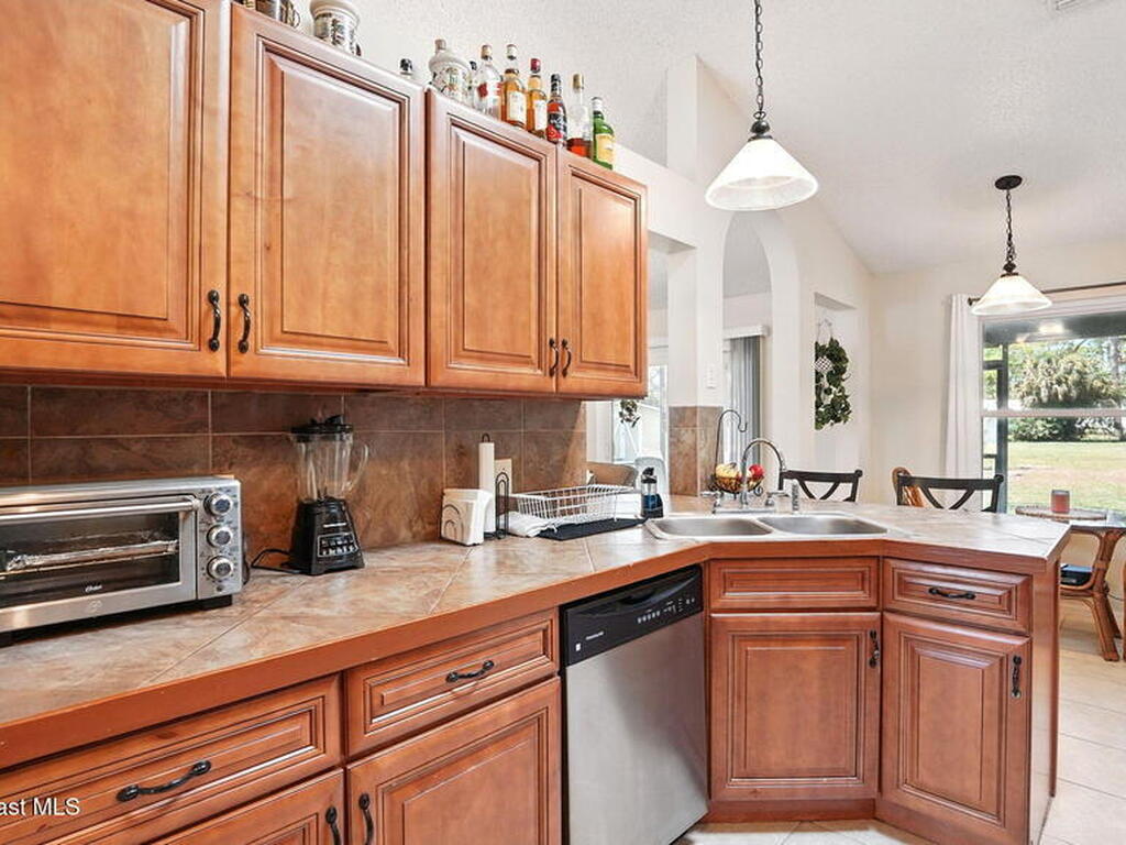 196 Delia Avenue, Palm Bay, FL 32907