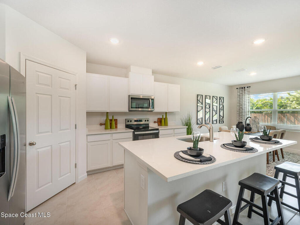 2732 Indian River Parkway, Mims, FL 32754