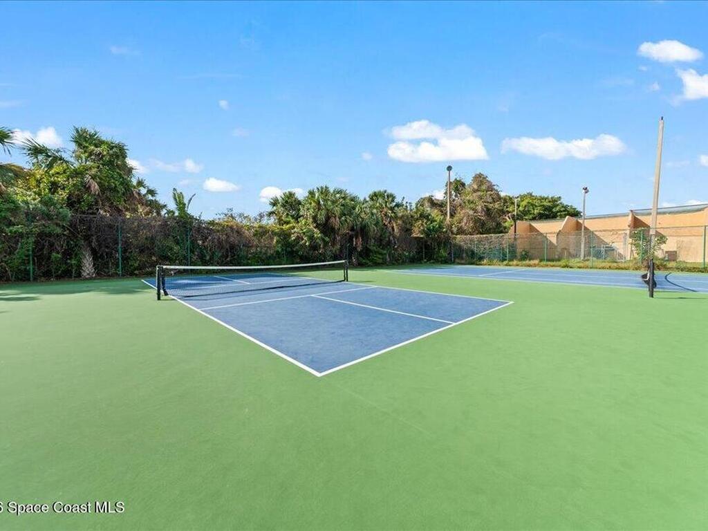 247 Cambridge Lane, Melbourne, FL 32935