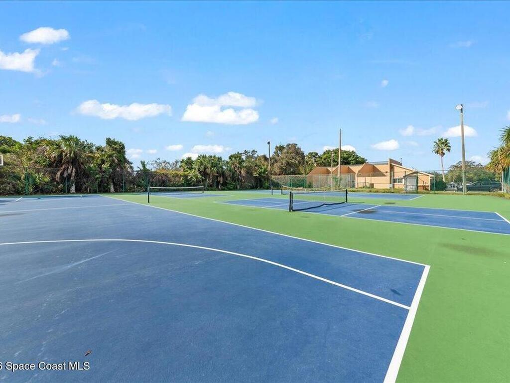 247 Cambridge Lane, Melbourne, FL 32935