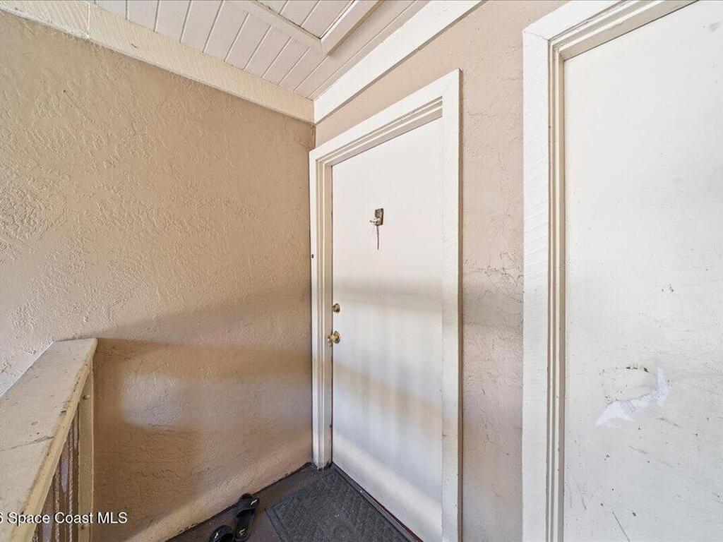 247 Cambridge Lane, Melbourne, FL 32935