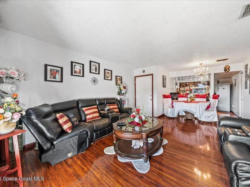 247 Cambridge Lane, Melbourne, FL 32935