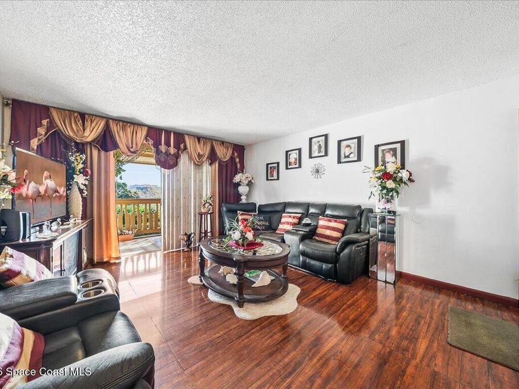 247 Cambridge Lane, Melbourne, FL 32935