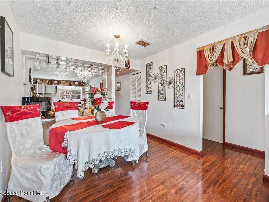 247 Cambridge Lane, Melbourne, FL 32935