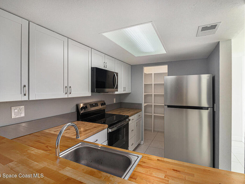 425 Catamaran Drive, Merritt Island, FL 32952