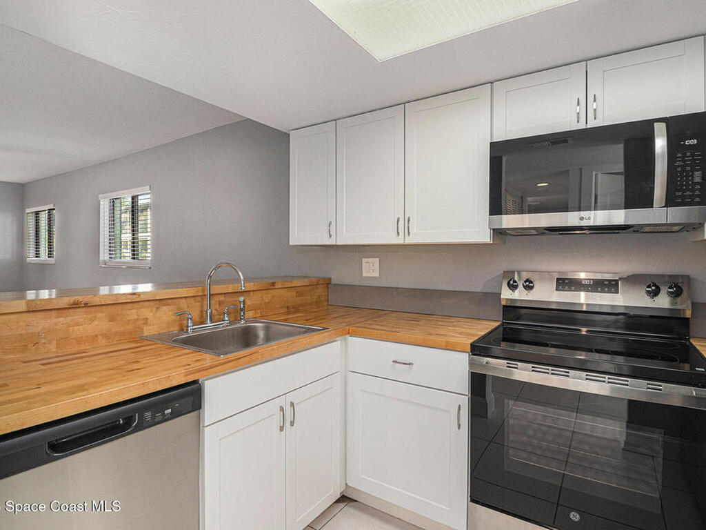 425 Catamaran Drive, Merritt Island, FL 32952