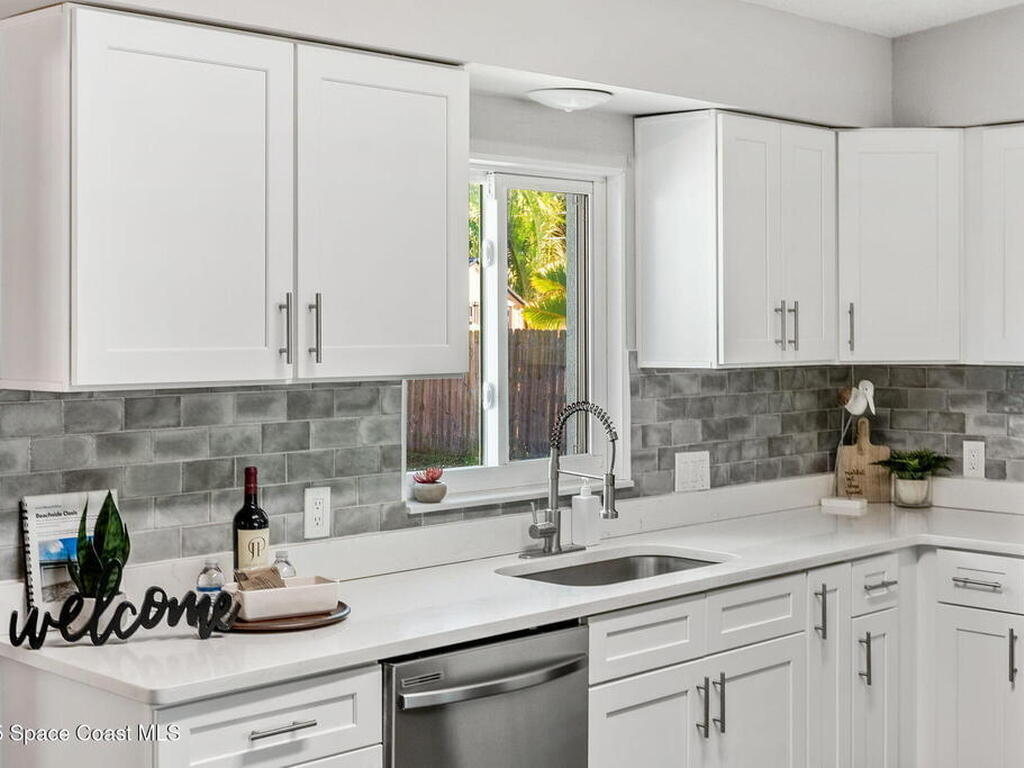 931 S Orlando Avenue, Cocoa Beach, FL 32931