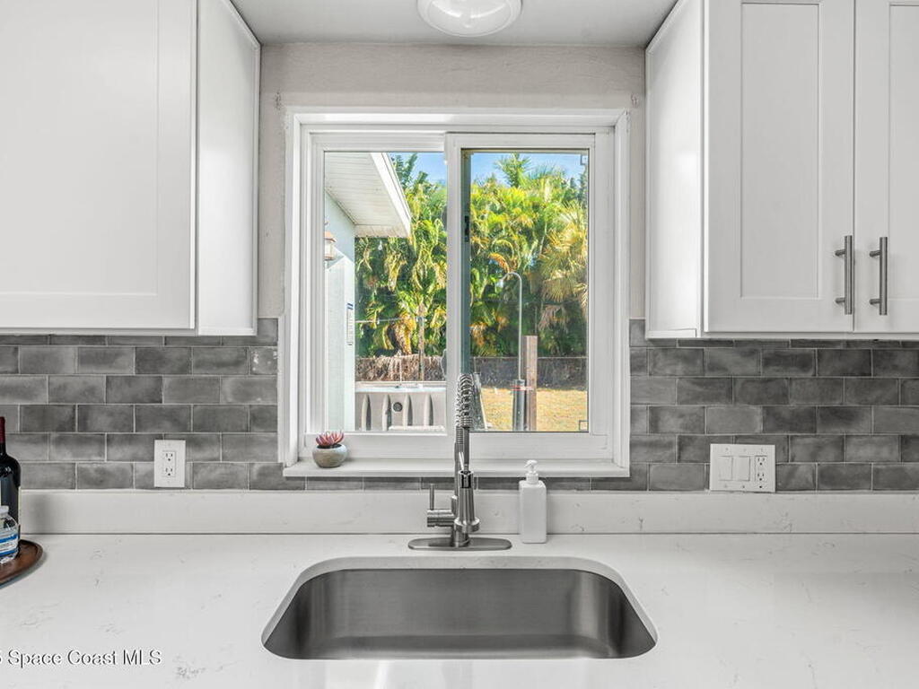 931 S Orlando Avenue, Cocoa Beach, FL 32931