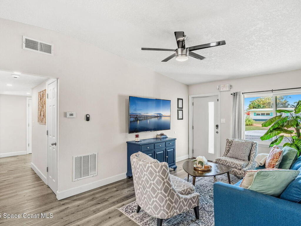 931 S Orlando Avenue, Cocoa Beach, FL 32931